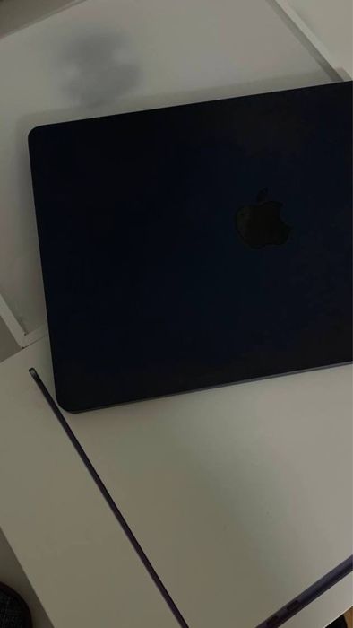 Macbook air 13, 2022 8/256гб, moonlight