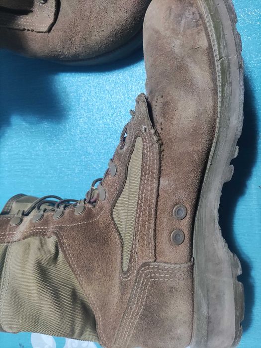 Altama Cizme militare cu membrana Gore tex din piele întoarsă bej.