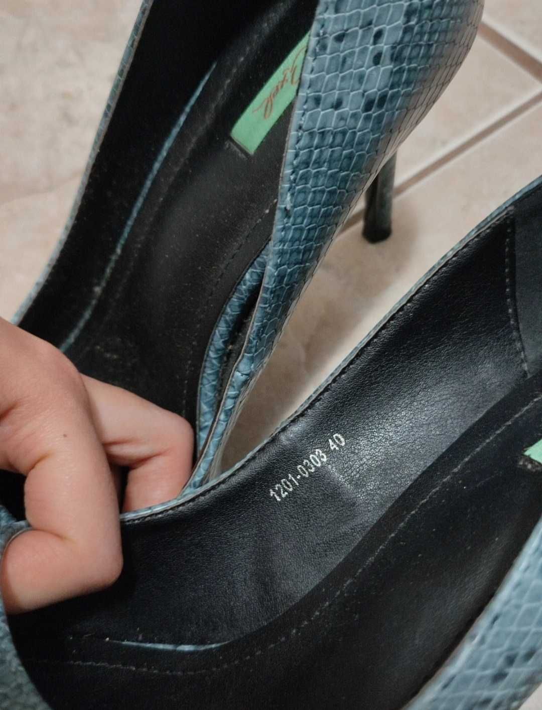 Pantofi cu toc de dama, noi