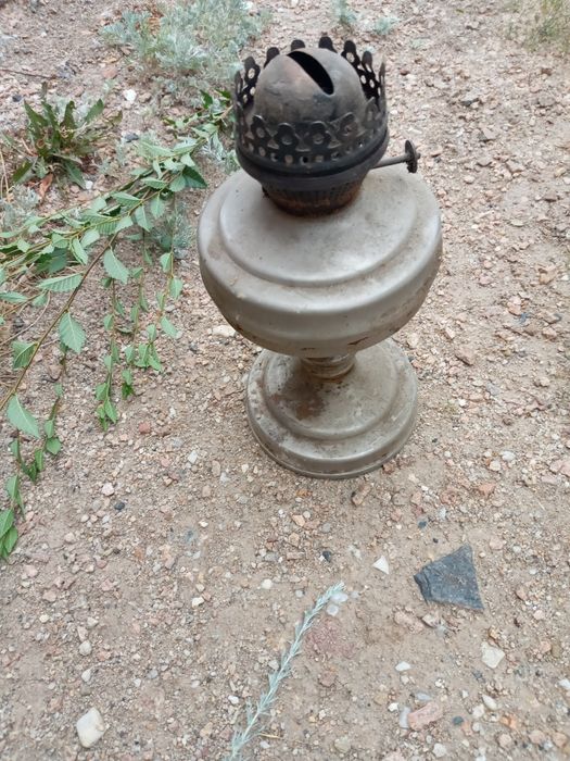 Керасиновая лампа, канистра