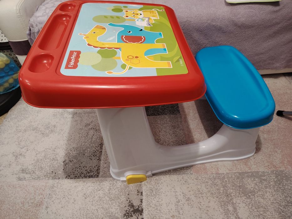 Детско бюро Fisher price