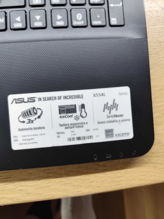 Лаптоп Asus x554L