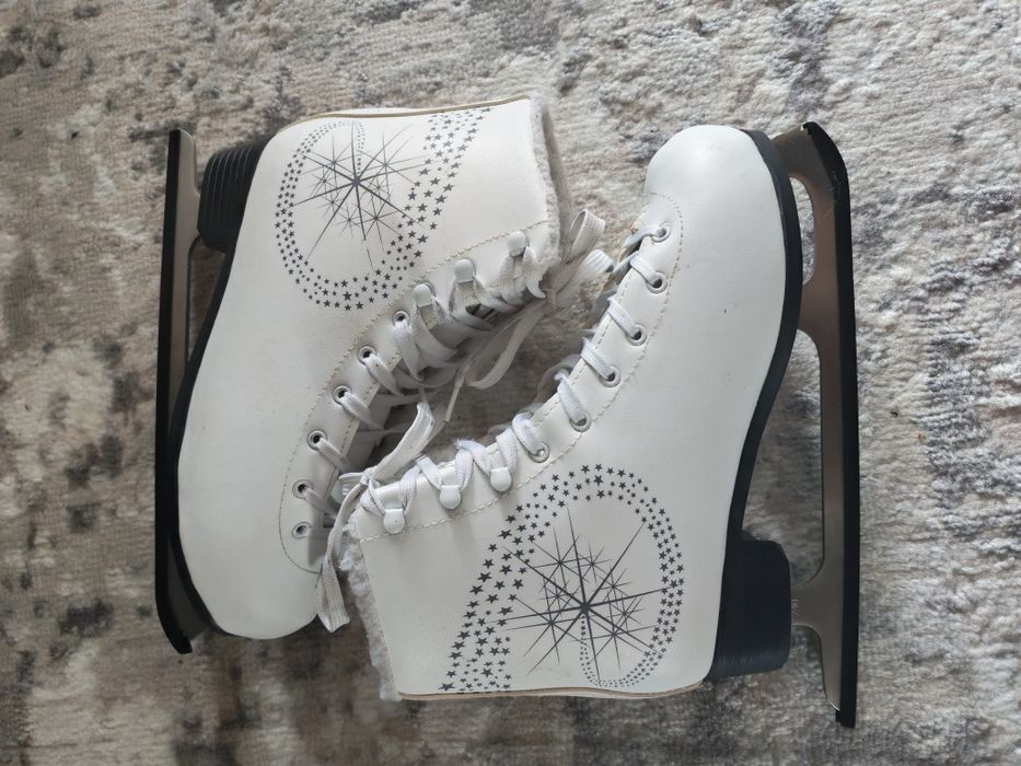 Продам коньки 40-41 размера