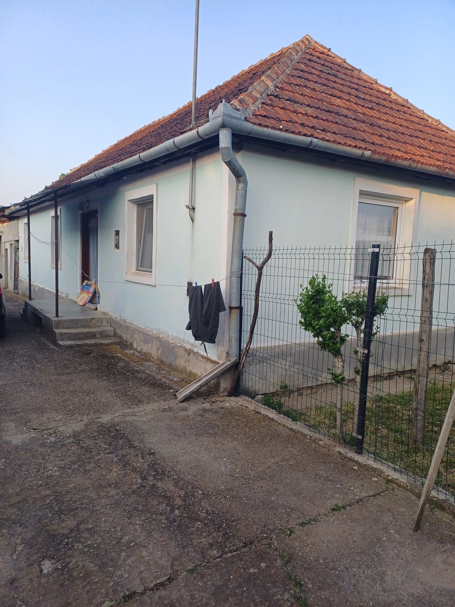 Casa de vanzare cu gradina