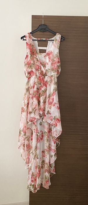 Рокля на розови рози / цветя