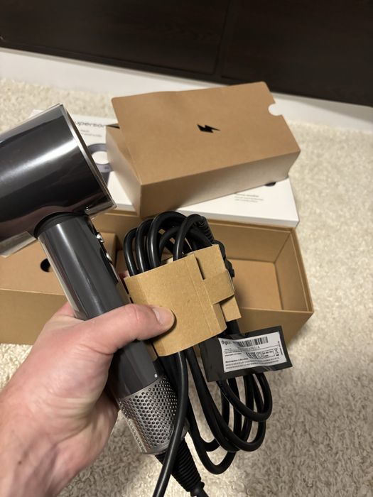 Uscator de par profesional Dyson Supersonic HD15 + accesorii