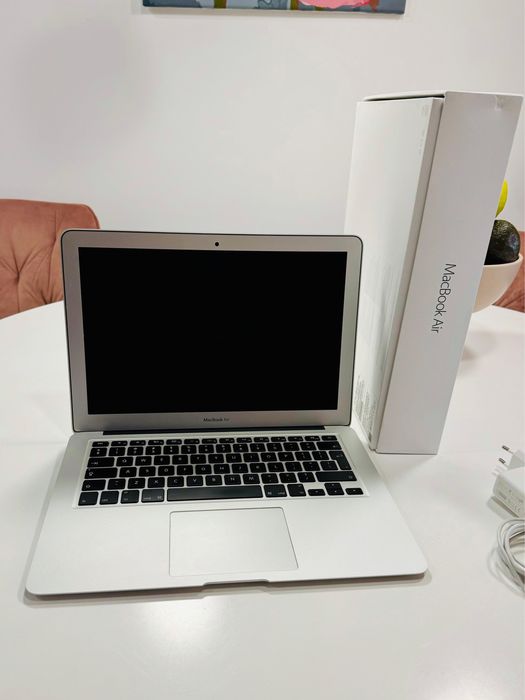 Laptop MacBook Air 13, i5, 2020