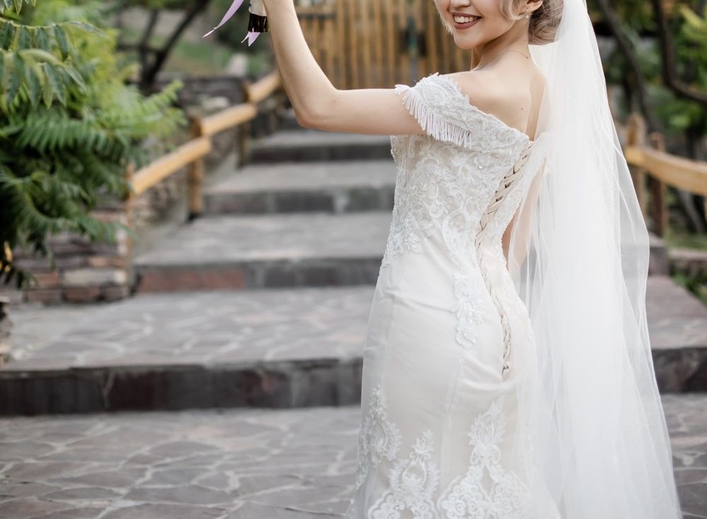 Продаю нежное свадебное платье в цвете IVory