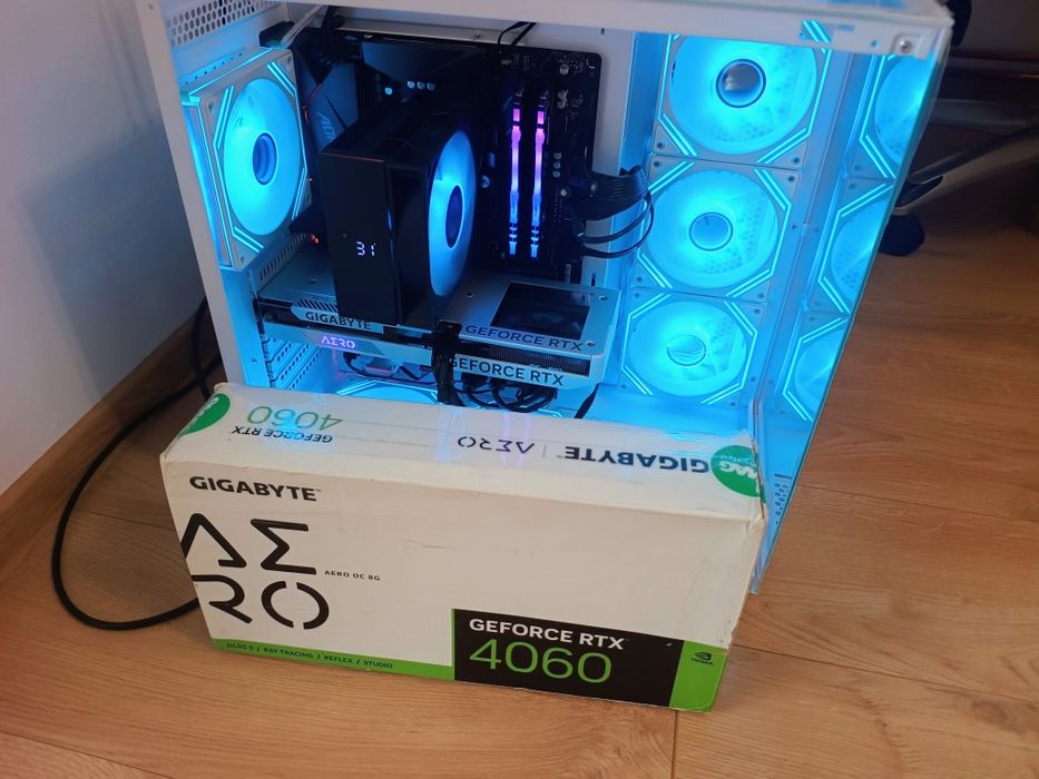 Vând PC Gaming Ryzen 7 5800x+RTX 4060+16gb DDR4