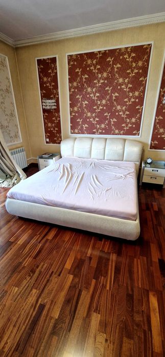 Кровать 240д200ш95в б/у в хорош состоянии экокожа, матрас латекс,склад