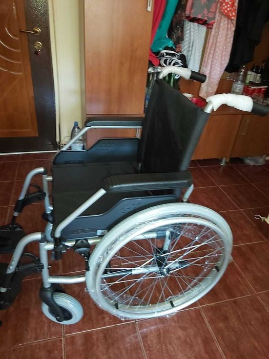 Scaun cu rotile MEYRA, 46 cm, nou