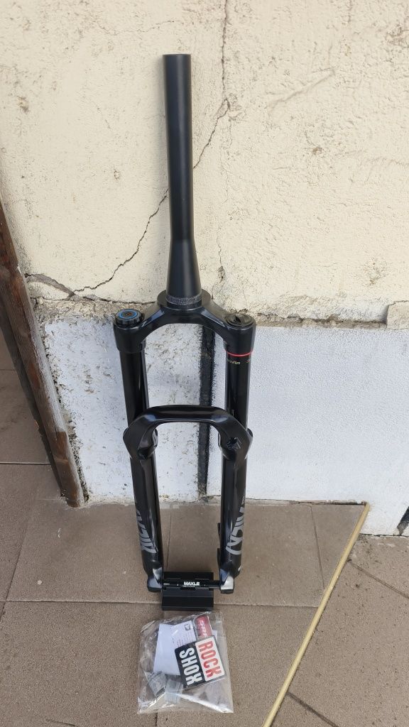 Вилка RockShox Lyric Select+ RC 2.1 29"DebonAir 150,180mm Boost 15X110
