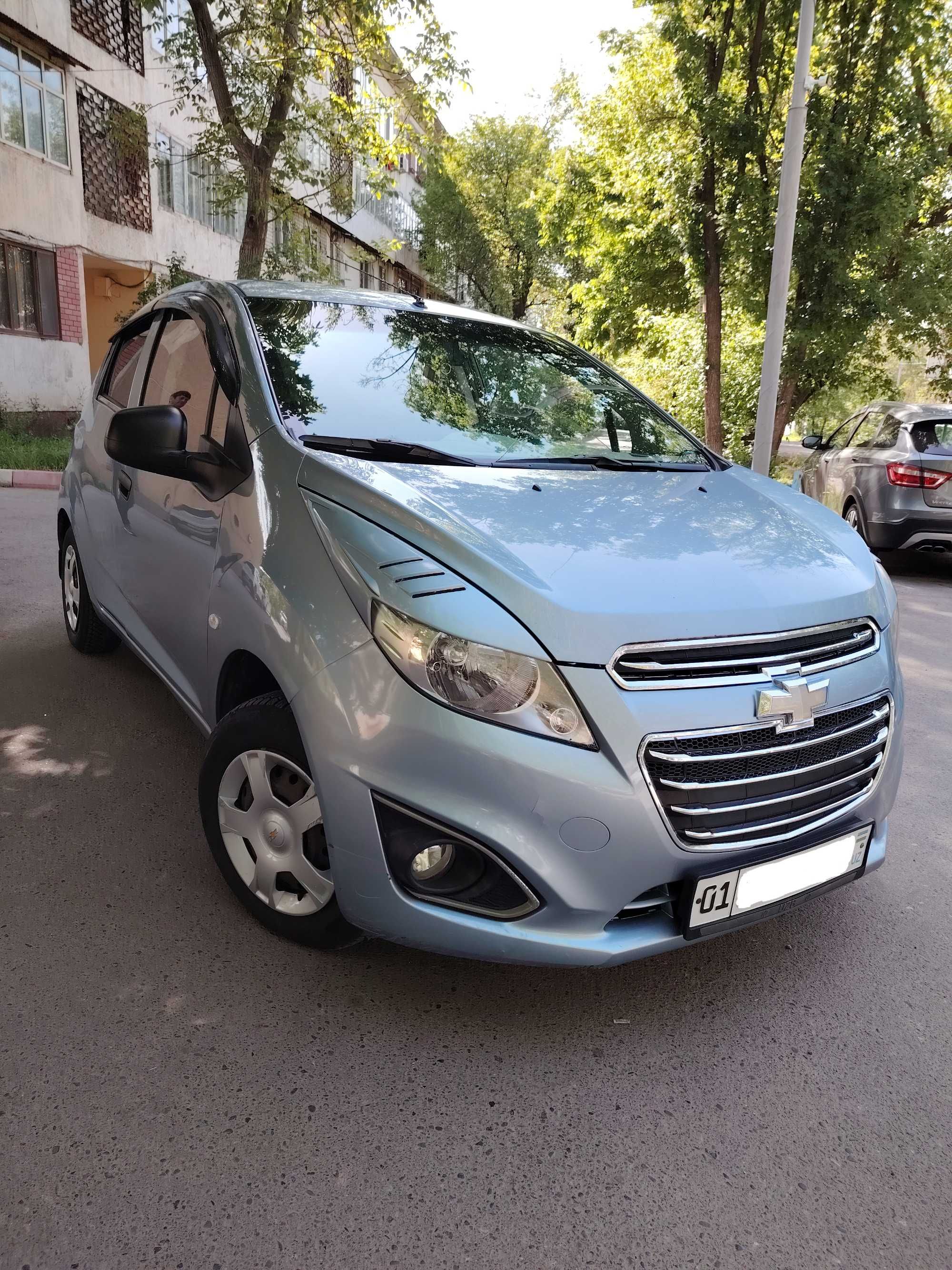 Продам Chevrolet Spark 2012 1L.