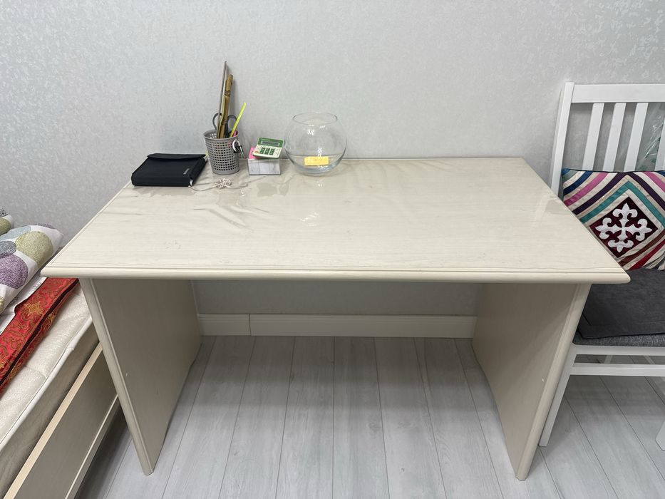 Письменный стол