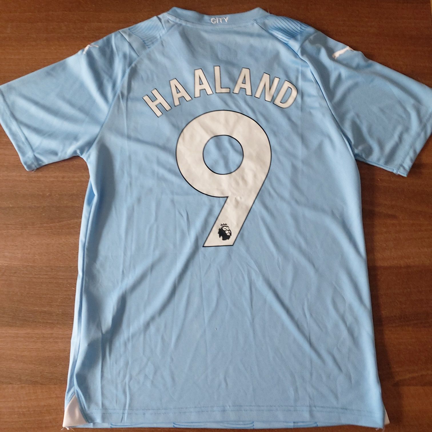 Vând tricou haaland