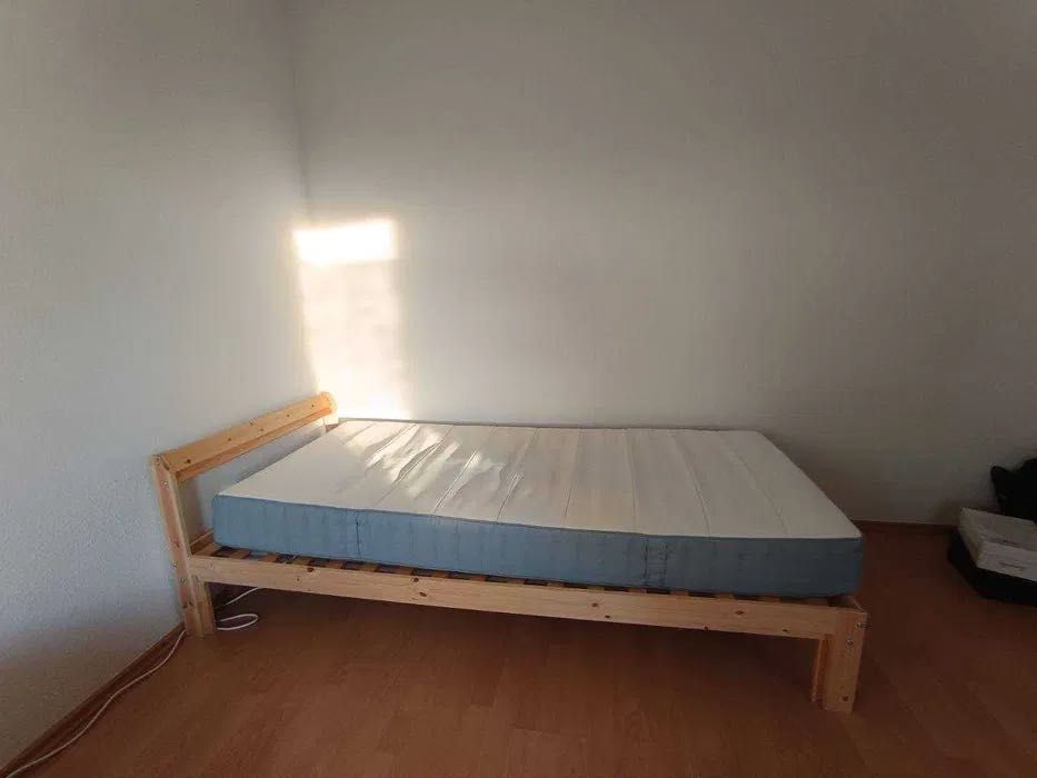 Saltea IKEA 90×200 cm – foarte confortabilă, cu arcuri