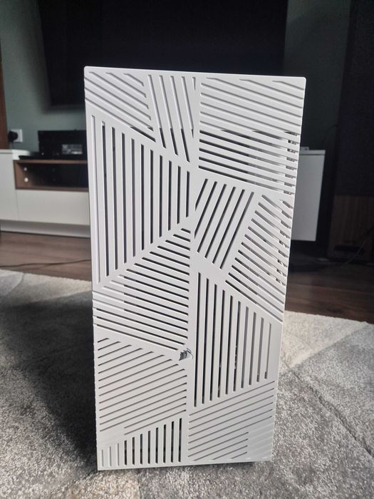 кутия Corsair 275R Airflow бяла