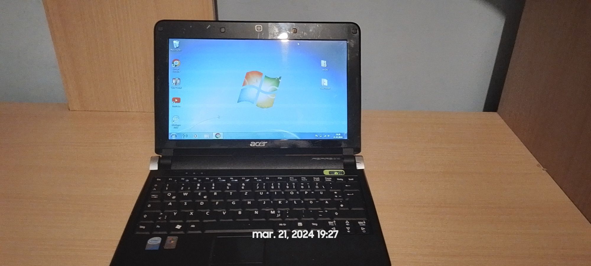 Mini leptop acer kav10