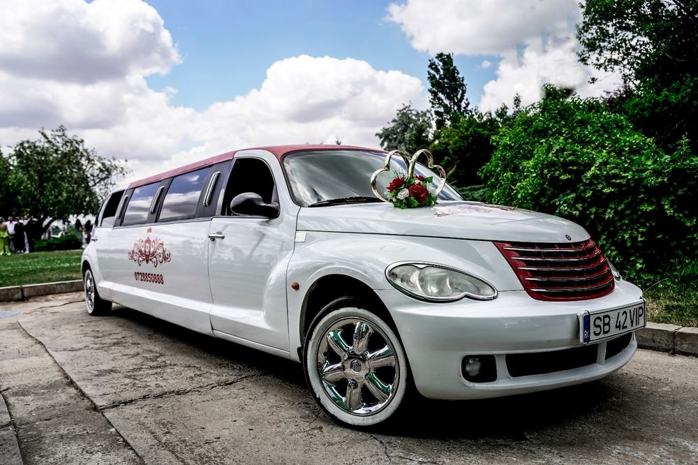 Limuzina și mașini de epoca de închiriat