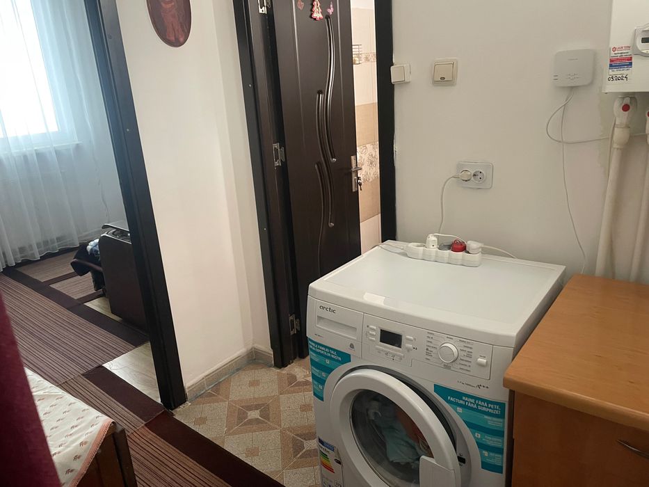 Se închiriază apartament 2 camere zona supermarket Adridan Dărmănești!