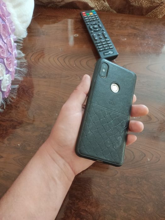 Продам телефон Redmi s2