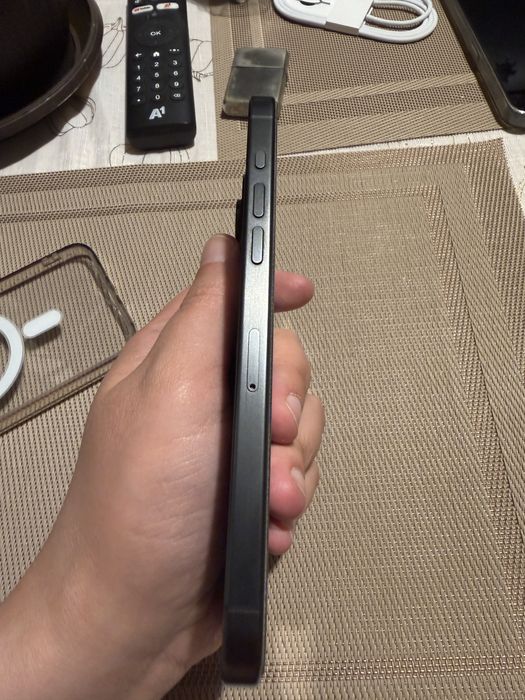 Продавам iPhone 15 Pro Max 256 Black Titanium