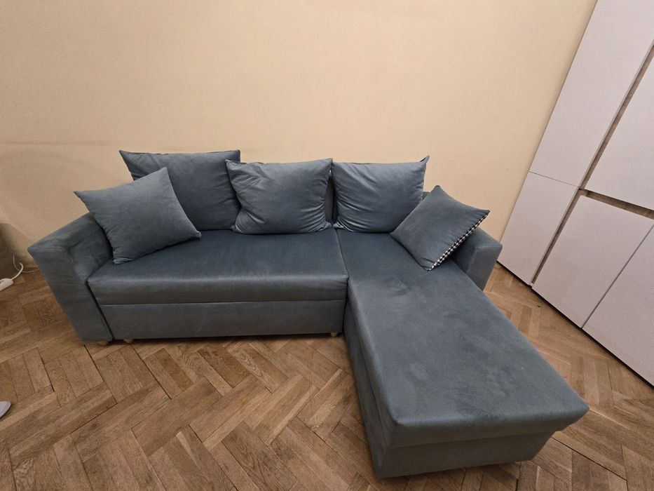 Ъглов диван без следи от употреба