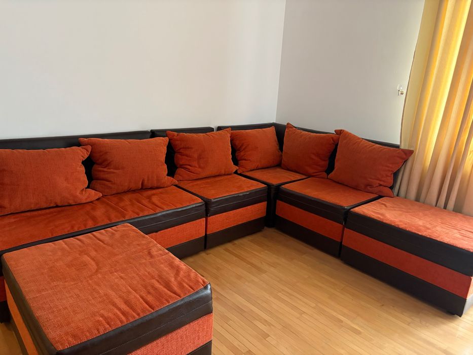Vând canapea modulară tip colțar, formată din 6 module + taburet mare