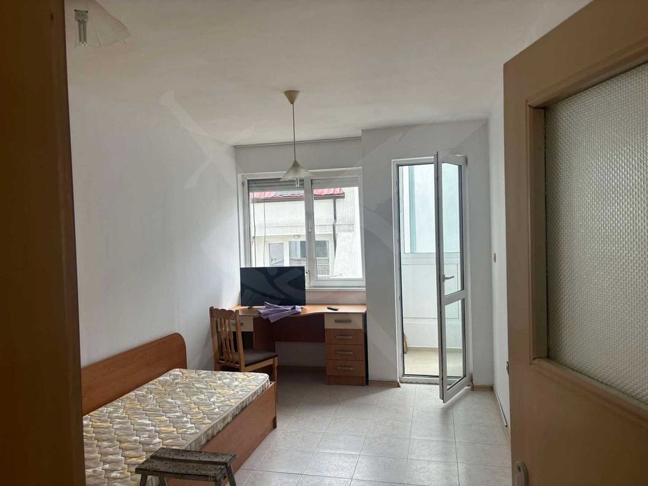 Дава се под наем Тристаен апартамент в Варна, Колхозен пазар - 80 кв.м за 450 € - Снимка #3