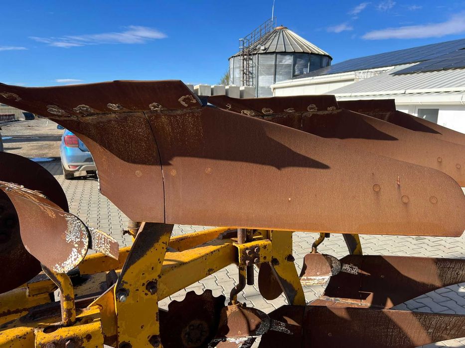 Обръщателен плуг Rumptstad – минимум 100 к.с., 3 бразди