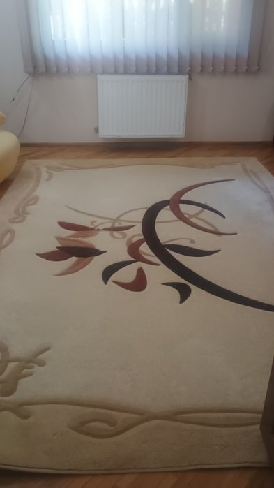 Vând covor lana 100/100, utilizat o perioada, dimensiuni2/3m