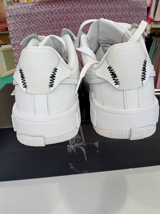 Бели naik air forse 1