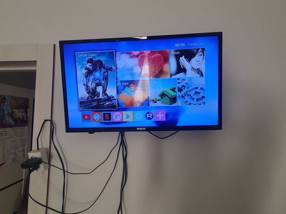 televizor sotiladi 32 smart qilingan