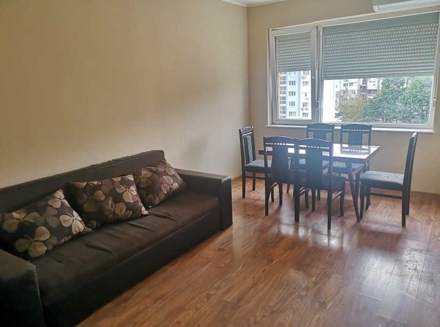 Дава се под наем Тристаен апартамент в Бургас, Меден рудник - зона А - 72 кв.м за 89.25 € - Снимка #1