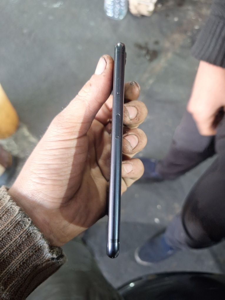 Iphone se 64gb aybi yuq