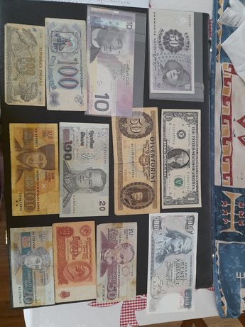 Лот банкноти от различни държави