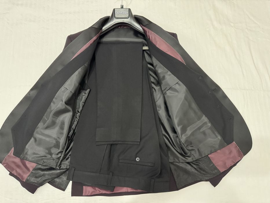 Costum bărbați Expresiv 50 negru/visiniu 3 piese, slim