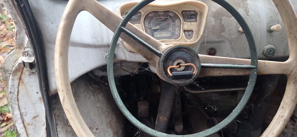 Zaz 965 на части.