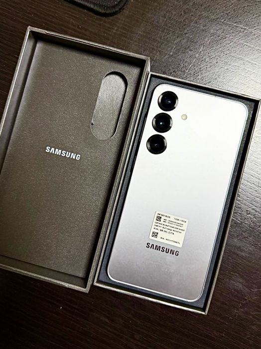 Samsung s25 Silver
