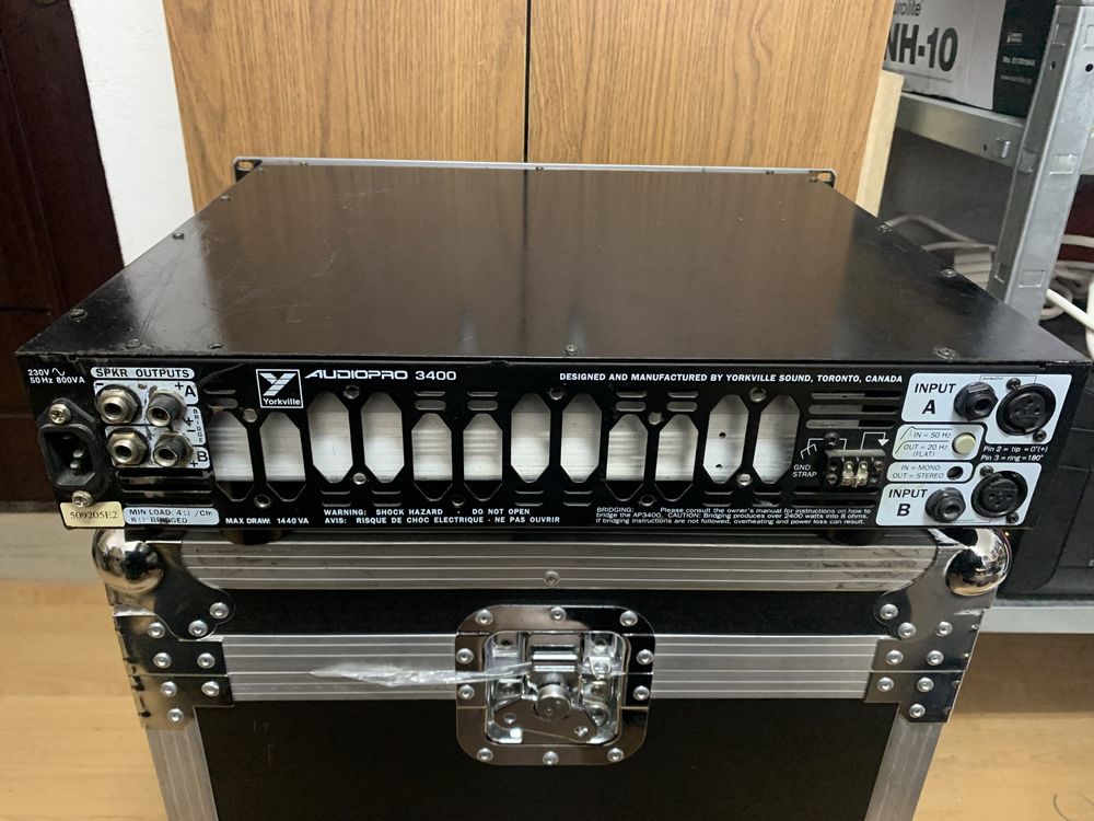 Vand amplificator stație 2x300w rms Audiopro Yorkville