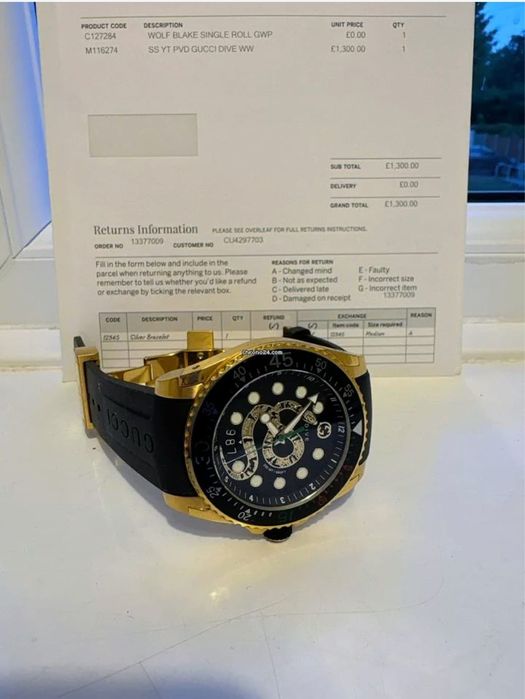Vand ceas Gucci Dive