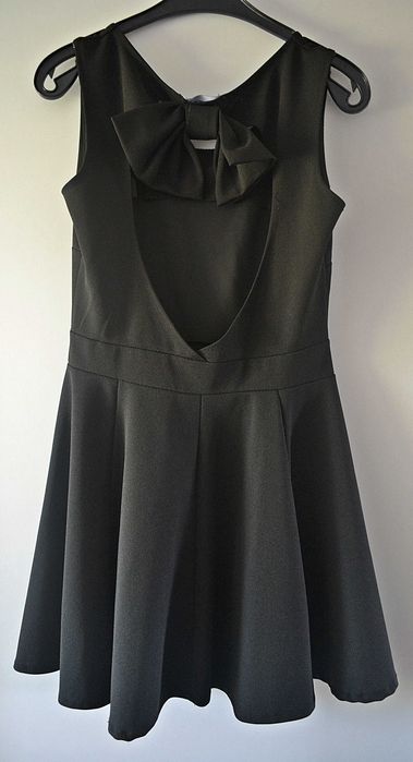 Vând rochii pentru diverse evenimente ,stare perfectă