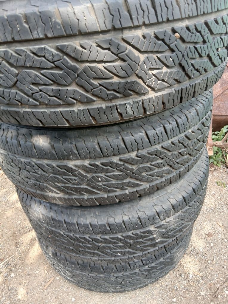 Джанти с гуми 6×139,7 Гуми 245/70/16