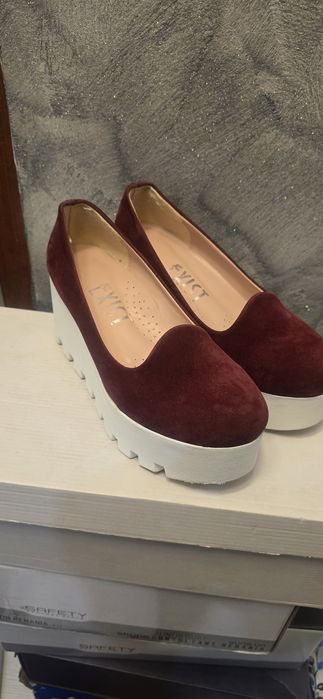 Pantofi cu platformă nr 35