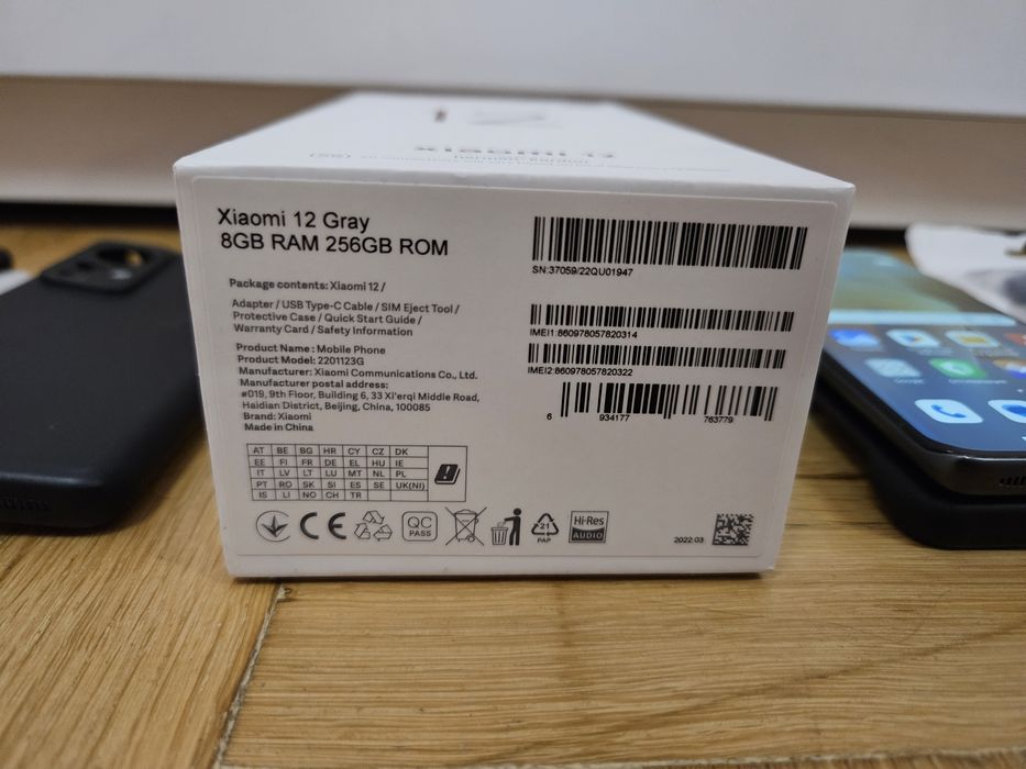 Смарт телефон Xiaomi 12 Gray 256gb памет 8gb RAM 5G С две сим карти. Т