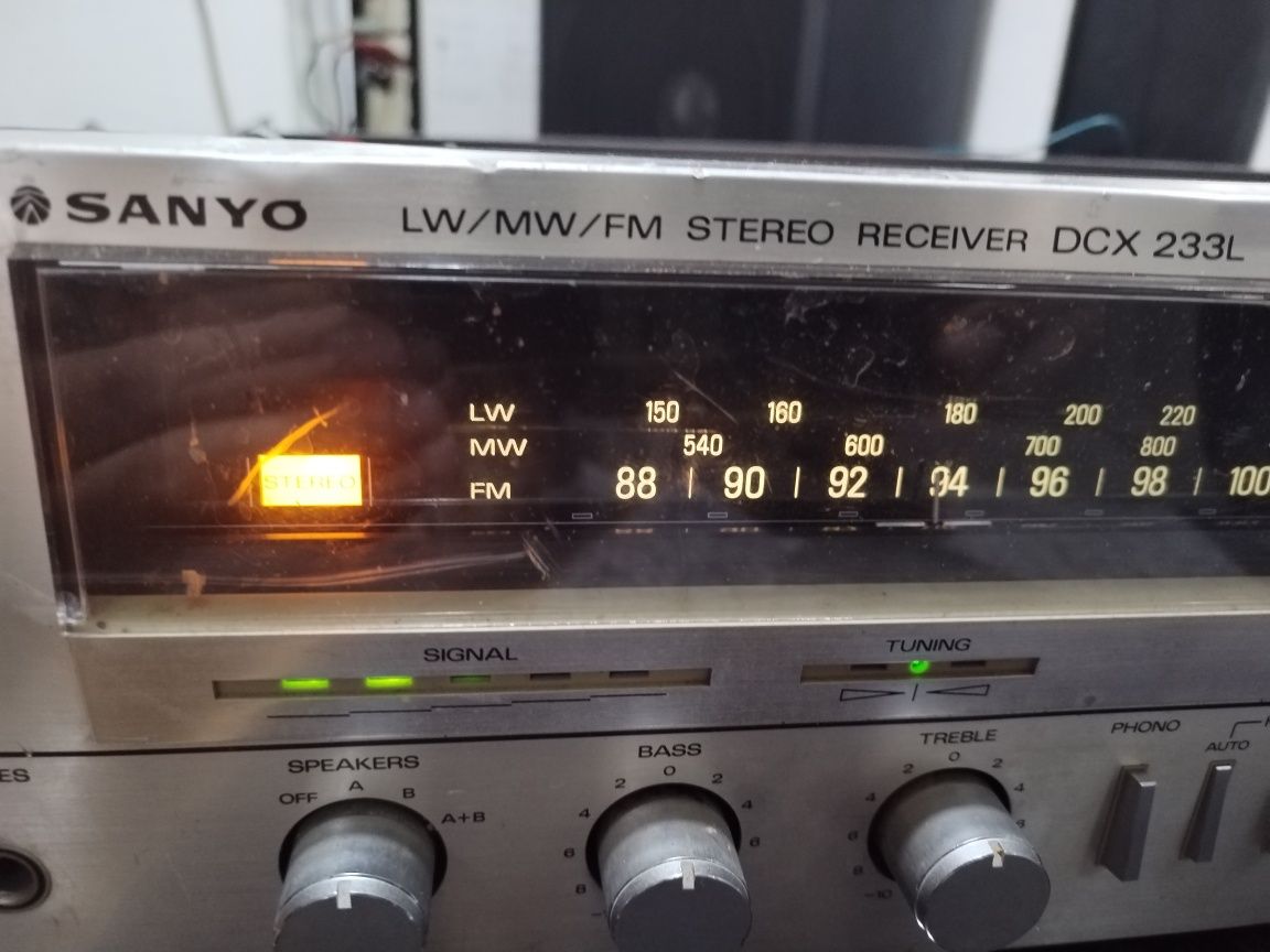 DCX  233L Sanyo amplituner