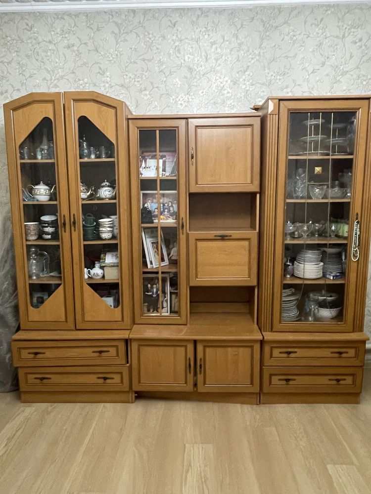 Шкаф ,горка.