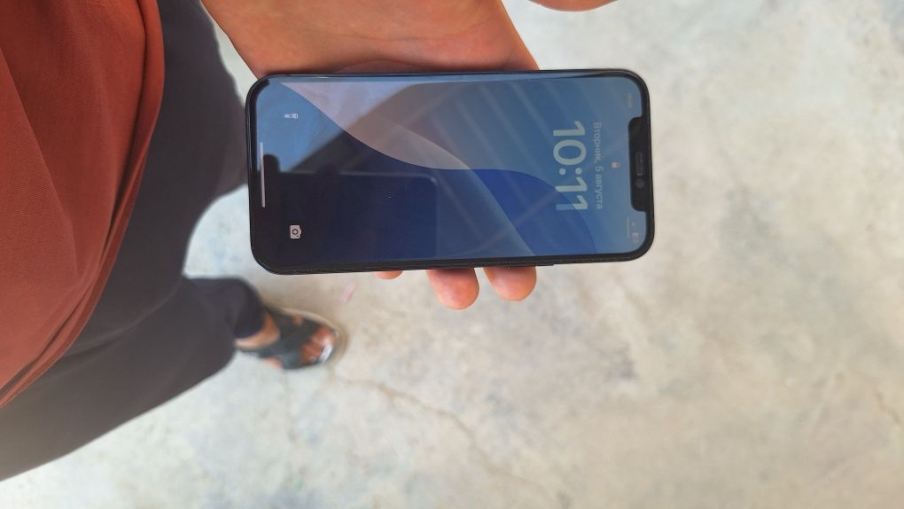 Iphone 12 sotiladi