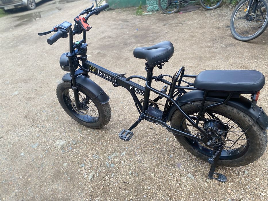 Leopard E-Bike (фэтбайк в мопедном стиле)