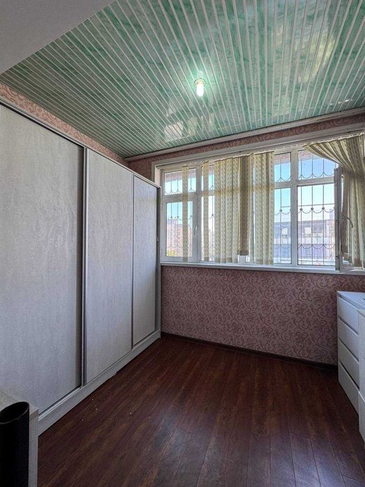 3-комн. вторичка, 100 м², среднее состояние, паркентский, 4/9`